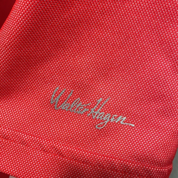 Walter Hagan size medium men’s short sleeve golf shirt red pattern ⛳️🏌🏾‍♂️ - Picture 3 of 6